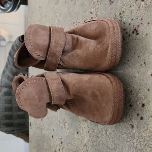 UGG Amely Chestnut Suede flat Leather